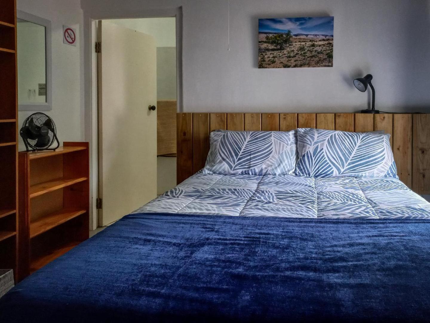 18 On Mark Willowmore Kamer foto